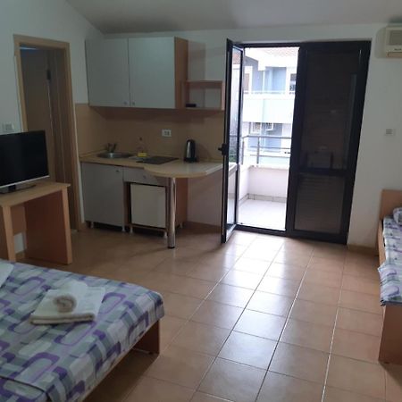 Apartments Mare Будва Экстерьер фото